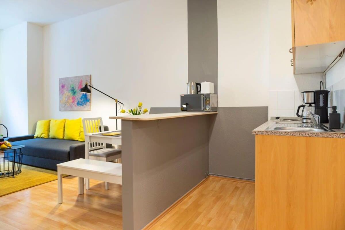 Cozy 2 Room Apartment Next To Hermannstrasse Berlin Exterior photo